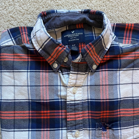 American Eagle Button Down Classic Fit - Picture 2 of 4